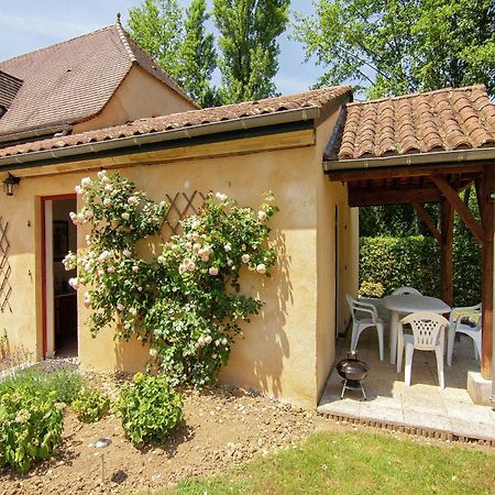 Appealing Apartment In Vezac With Swimming Pool Beynac-et-Cazenac Exteriör bild