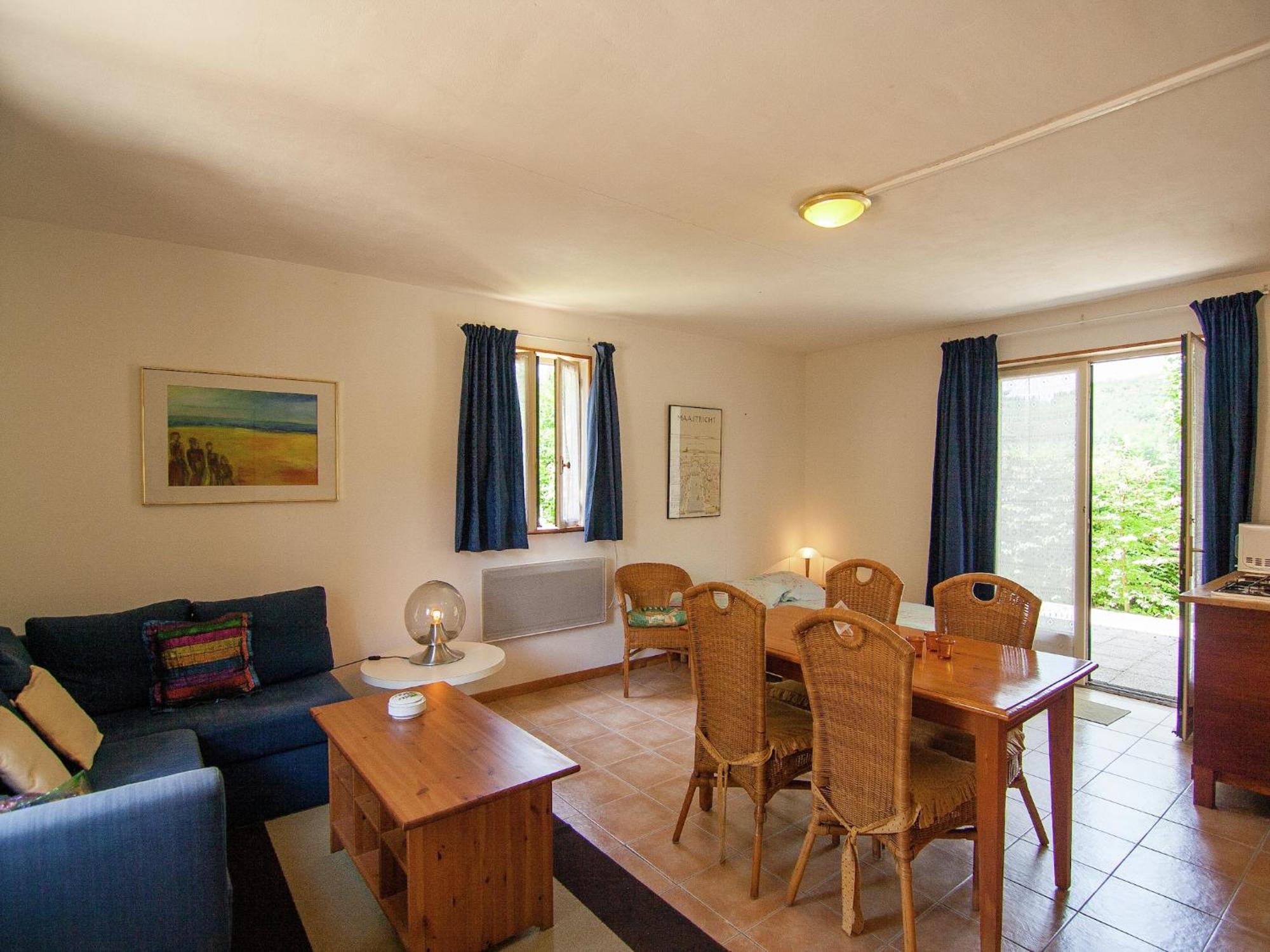 Appealing Apartment In Vezac With Swimming Pool Beynac-et-Cazenac Exteriör bild