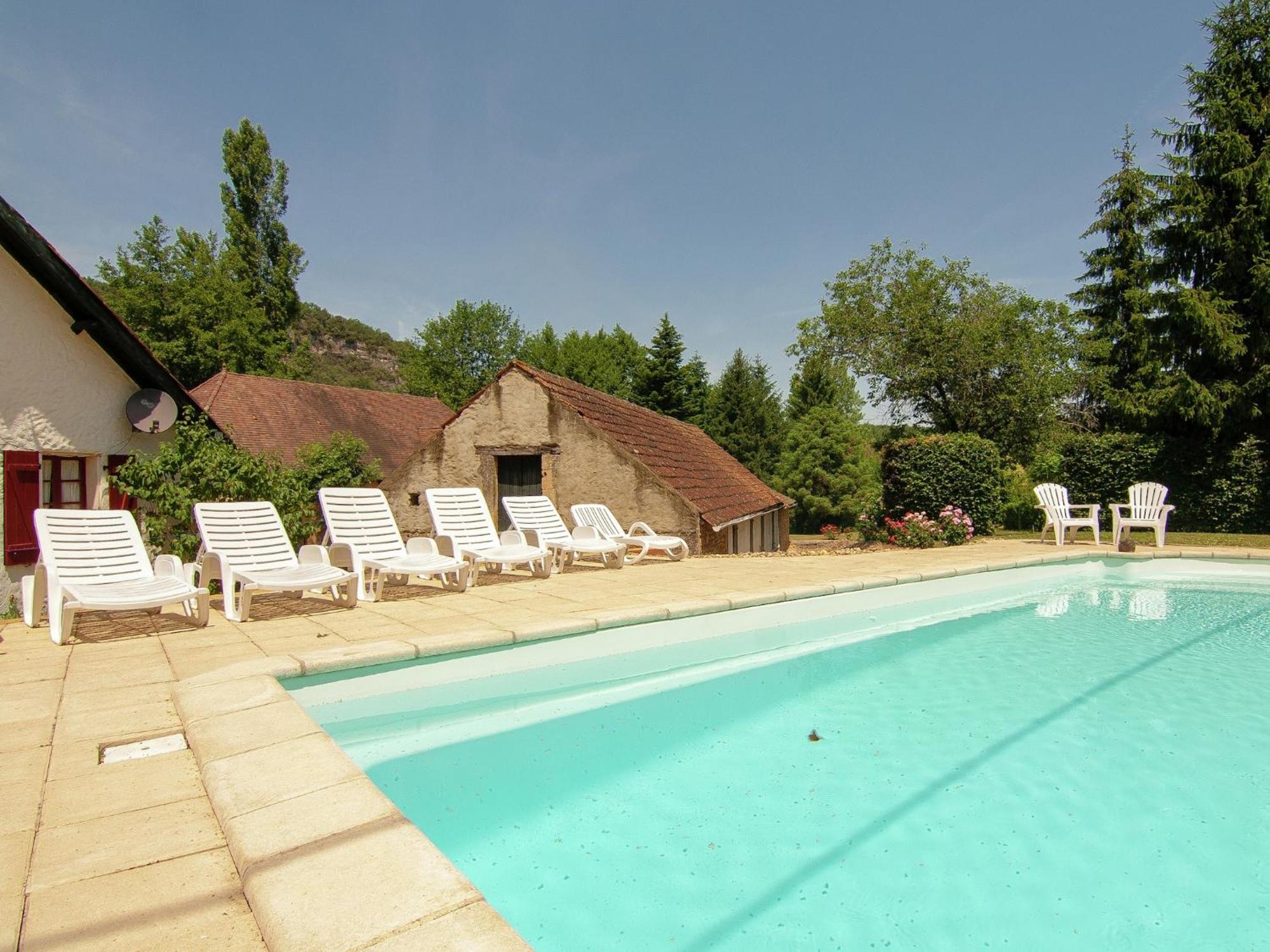 Appealing Apartment In Vezac With Swimming Pool Beynac-et-Cazenac Exteriör bild