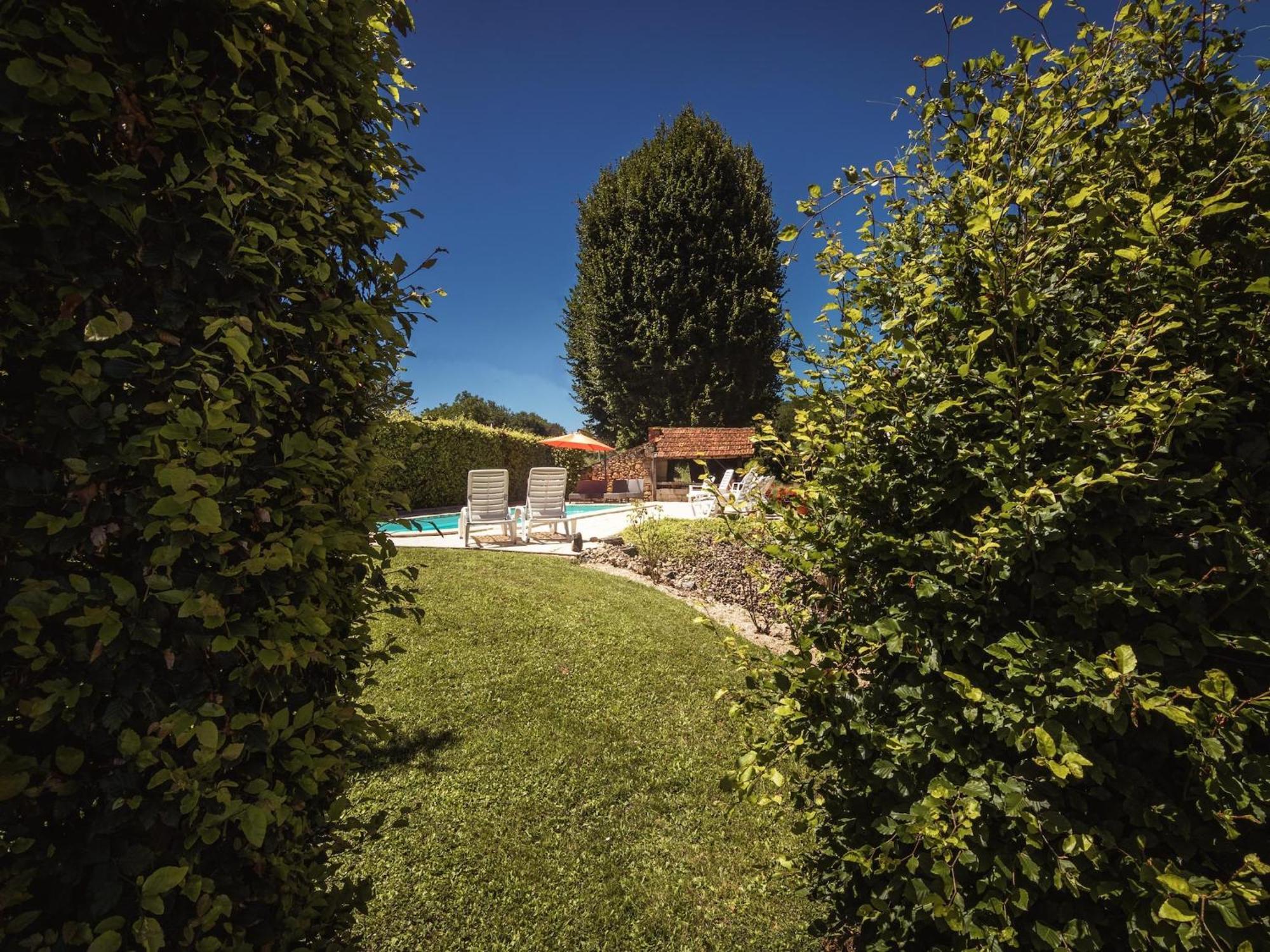 Appealing Apartment In Vezac With Swimming Pool Beynac-et-Cazenac Exteriör bild