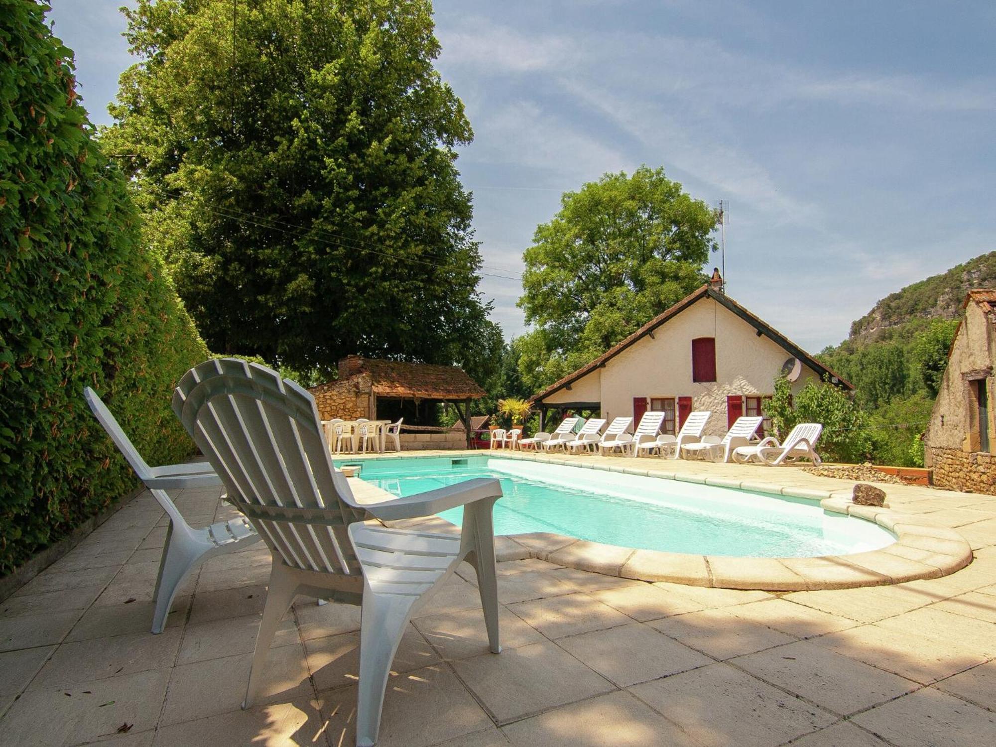 Appealing Apartment In Vezac With Swimming Pool Beynac-et-Cazenac Exteriör bild